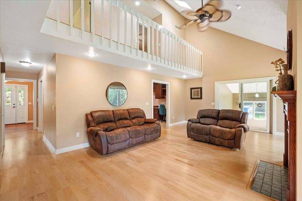 6821 Cross Country Road, Verona, WI 53593