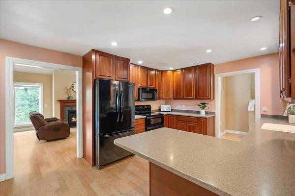 6821 Cross Country Road, Verona, WI 53593