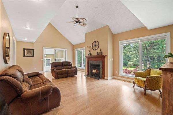 6821 Cross Country Road, Verona, WI 53593