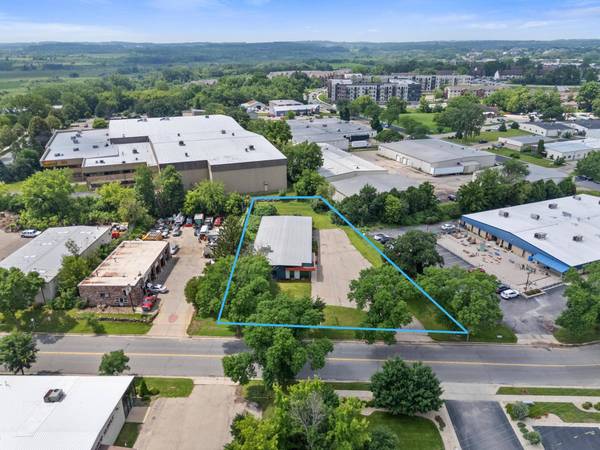 1225 Greenway Cross, Madison, WI 53713