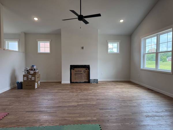 129 Douglas Drive, Brooklyn, WI 53521