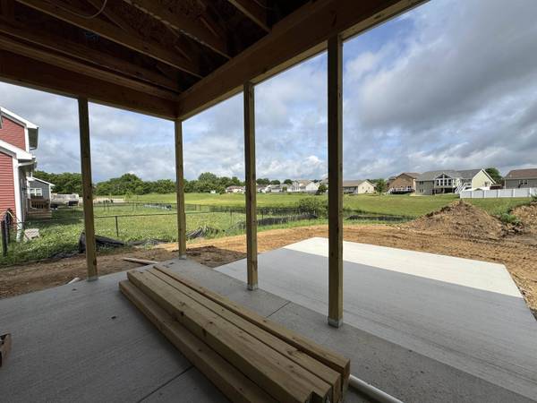 129 Douglas Drive, Brooklyn, WI 53521