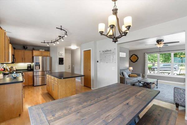 2 Yarrow Circle, Madison, WI 53719