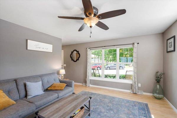 2 Yarrow Circle, Madison, WI 53719