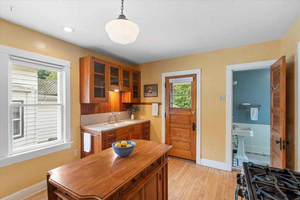 2146 Center Avenue, Madison, WI 53704