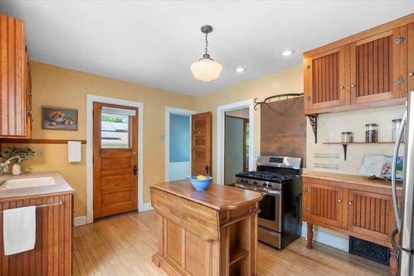 2146 Center Avenue, Madison, WI 53704