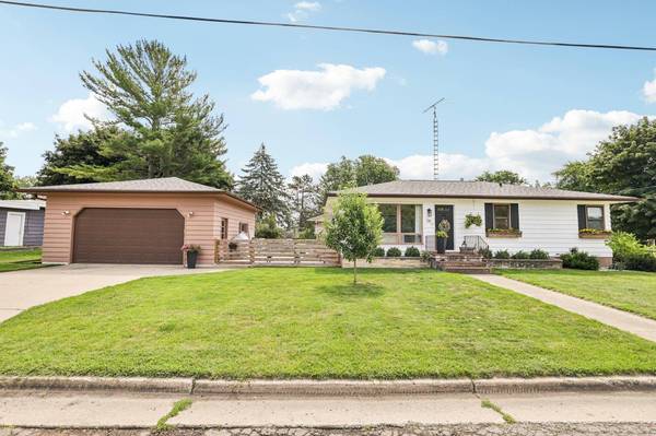 516 Clover Lane, Fort Atkinson, WI 53538