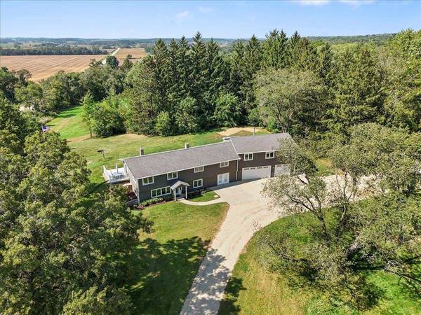 7814 County Road A, Verona, WI 53593