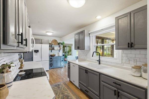 127 Thomson Lane, Oregon, WI 53575