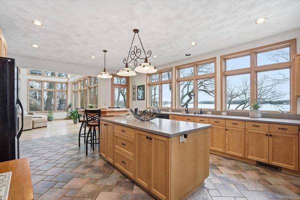 N6802 Shorewood Hills Road, Lake Mills, WI 53551