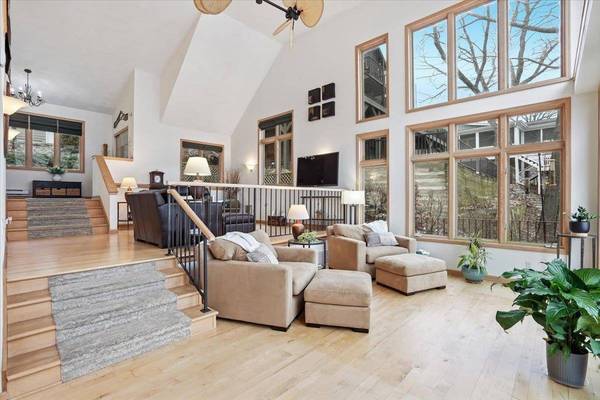 N6802 Shorewood Hills Road, Lake Mills, WI 53551