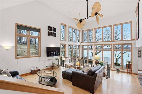 N6802 Shorewood Hills Road, Lake Mills, WI 53551