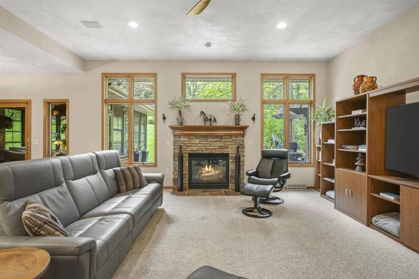 7622 N Orchard View Drive, Evansville, WI 53536