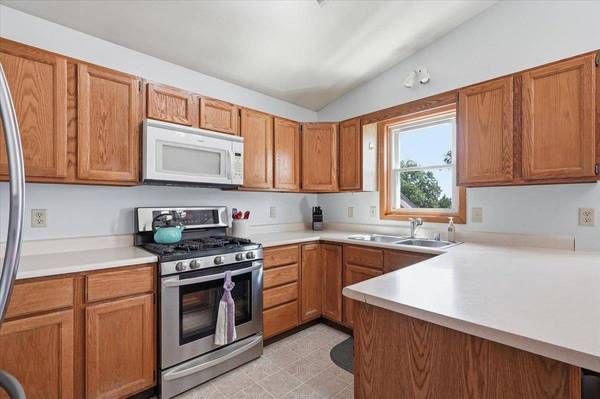 699 Robin Drive, Sun Prairie, WI 53590