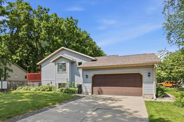 699 Robin Drive, Sun Prairie, WI 53590