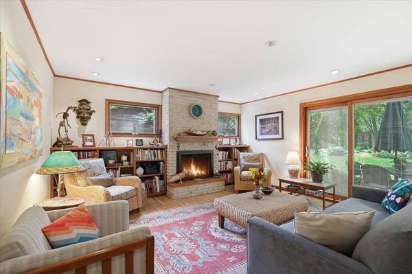3990 Plymouth Circle, Madison, WI 53705