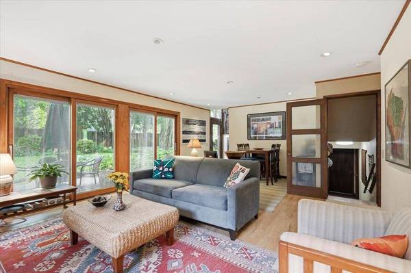 3990 Plymouth Circle, Madison, WI 53705