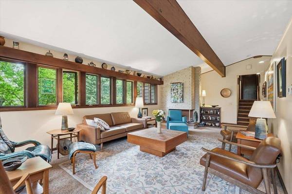 3990 Plymouth Circle, Madison, WI 53705