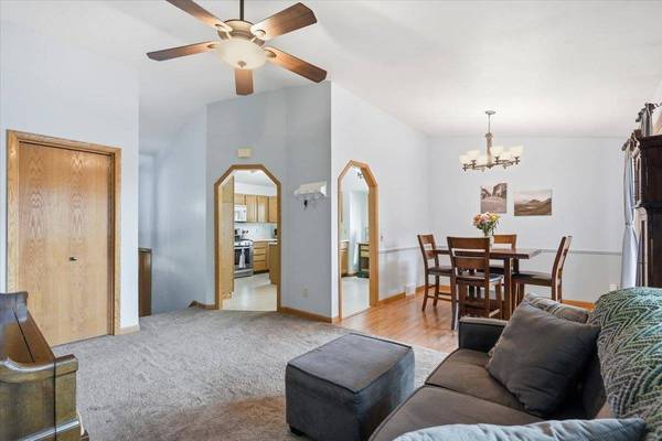 699 Robin Drive, Sun Prairie, WI 53590