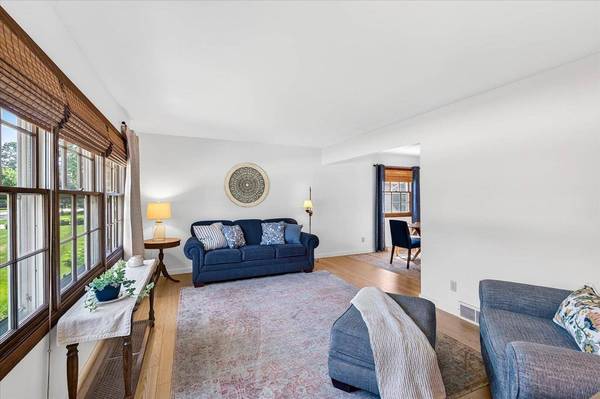 5749 Richmond Drive, Fitchburg, WI 53719