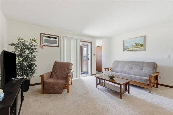 205 Whispering Pines Way, Fitchburg, WI 53713