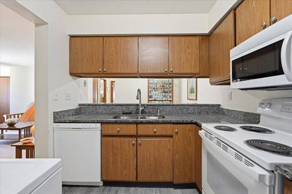 205 Whispering Pines Way, Fitchburg, WI 53713