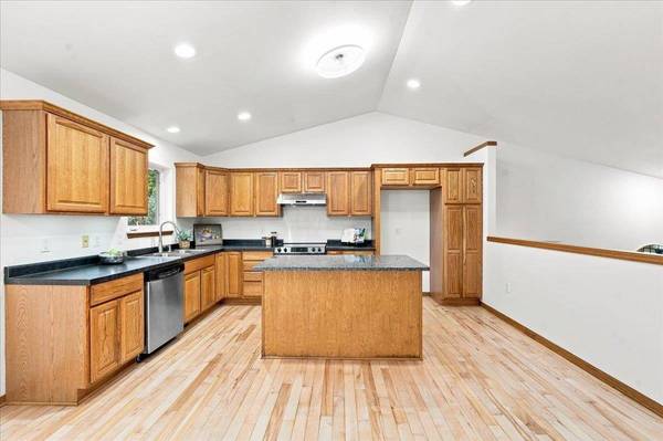 2880 Crinkle Root Drive, Fitchburg, WI 53711