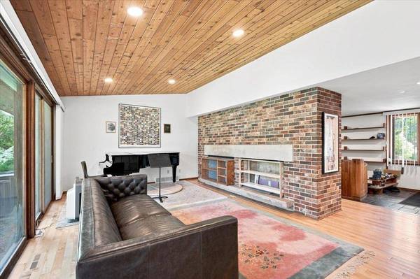 6402 Inner Drive, Madison, WI 53705