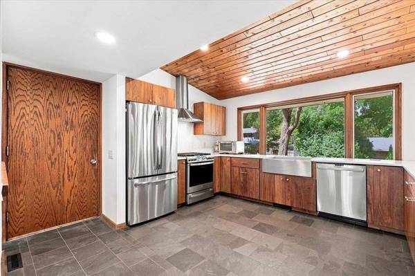 6402 Inner Drive, Madison, WI 53705