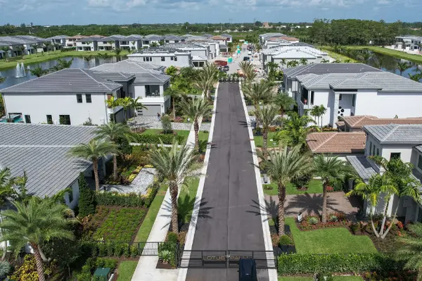 Top Gated Communities in Boca Raton: Where Luxury Meets Security,Alex Mendel