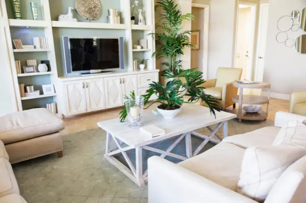 Warning Signs Your Home Won't Sell Before You Even List It,Alex Mendel