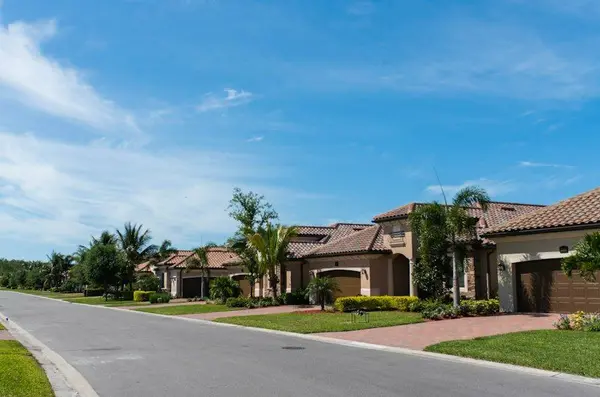 feature image of Royal Palm Polo Boca Raton: A Buyer's Guide