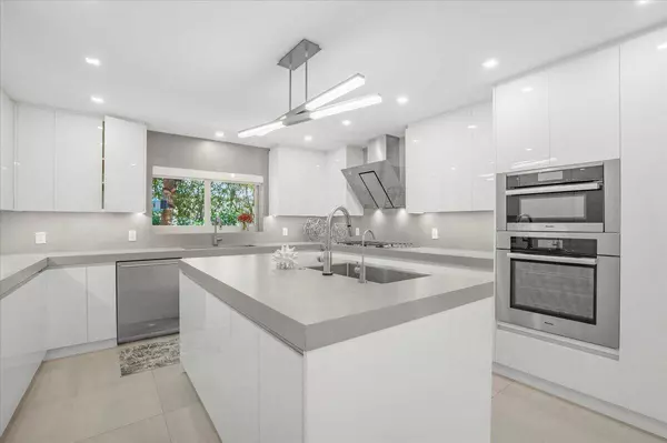 820 N Atlantic DR, Lantana, FL 33462