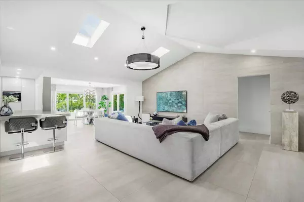 820 N Atlantic DR, Lantana, FL 33462