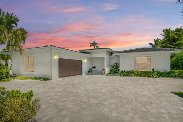 820 N Atlantic DR, Lantana, FL 33462