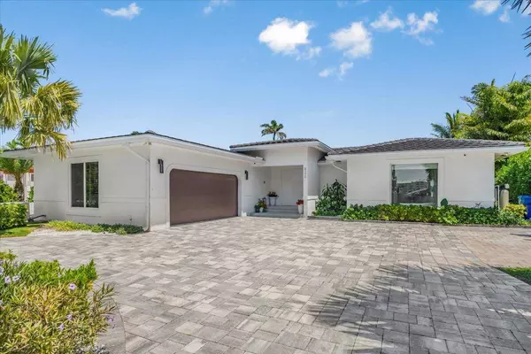 820 N Atlantic DR, Lantana, FL 33462