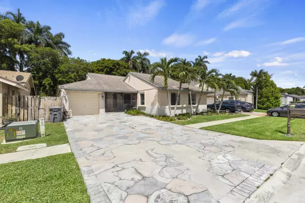 21665 Sutters LN, Boca Raton, FL 33428