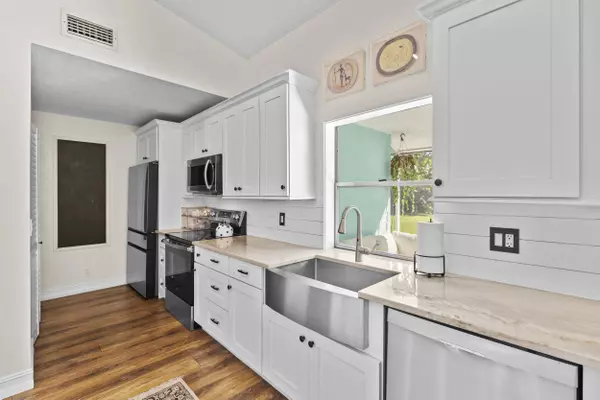 836 NW 9th WAY, Boynton Beach, FL 33426