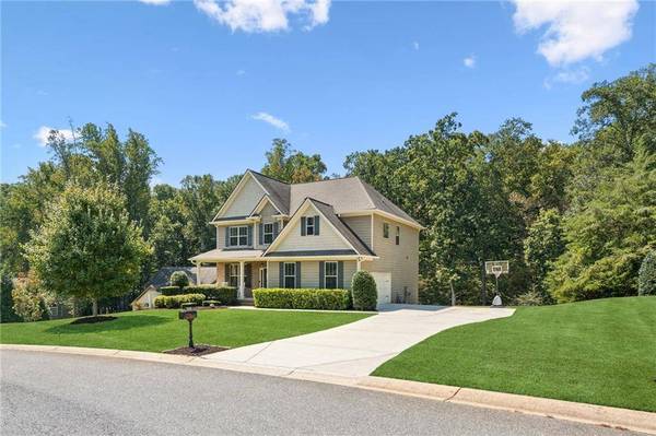 8420 Sagewood DR, Gainesville, GA 30506