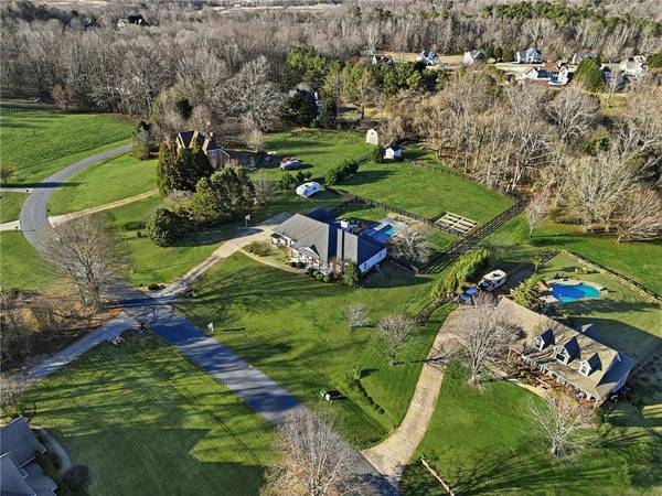 5040 Meadow Creek DR, Cumming, GA 30028