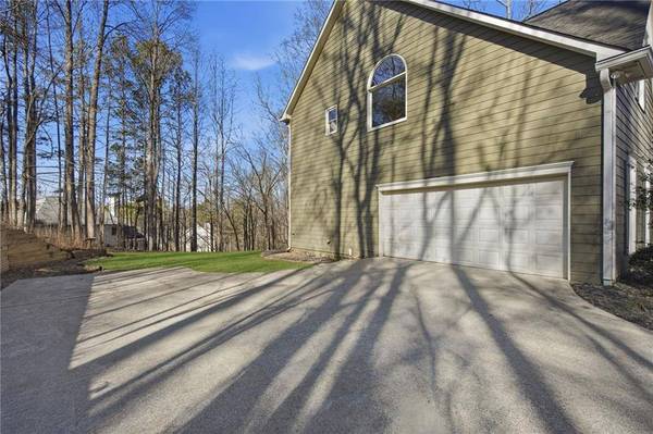 9240 Old Preserve TRL, Ball Ground, GA 30107