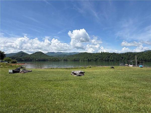 738 Hiawassee EST, Hiawassee, GA 30546