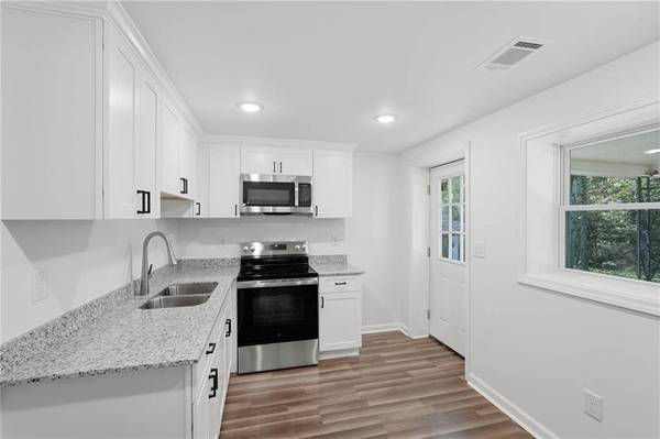 2952 Cavender Creek RD, Dahlonega, GA 30533