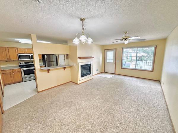 13207 Bush LN, Eden Prairie, MN 55347