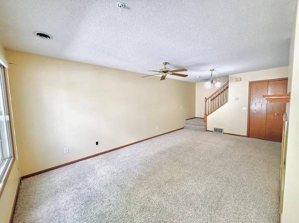 13207 Bush LN, Eden Prairie, MN 55347