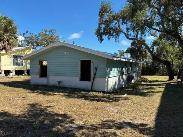 1170 WHIDDON AVE, Cedar Key, FL 32625