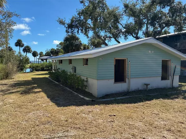 1170 WHIDDON AVE, Cedar Key, FL 32625