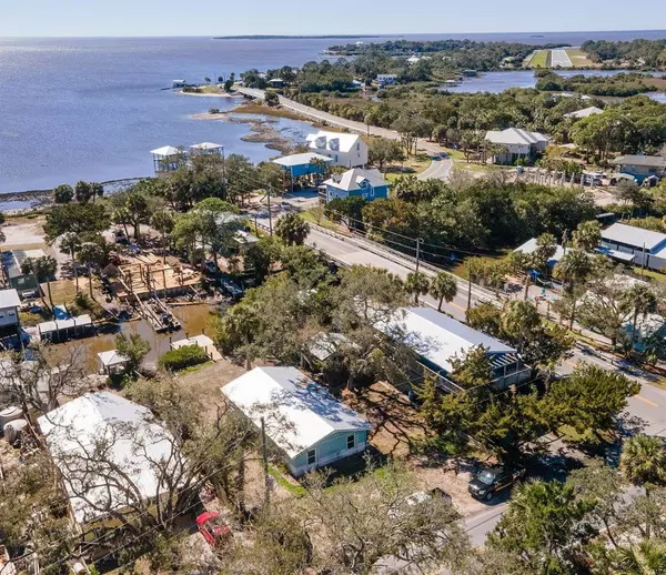 1170 WHIDDON AVE, Cedar Key, FL 32625