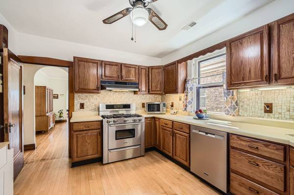 5444 N Lotus AVE, Chicago, IL 60630