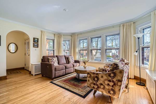 5444 N Lotus AVE, Chicago, IL 60630